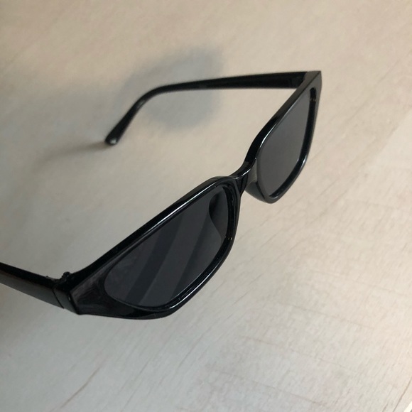 Retro “Kylie” Black Cat Eye Sunglasses 70s Vibes - Picture 3 of 6